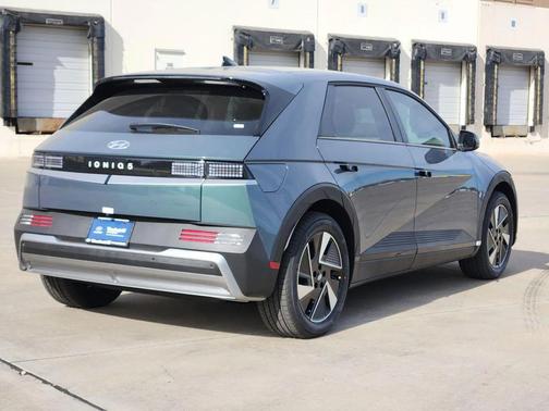 Digital Teal 2026 Hyundai IONIQ 5 SE