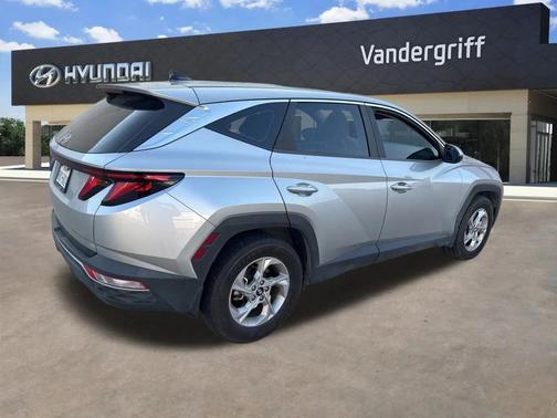 2022 Hyundai TUCSON SE
