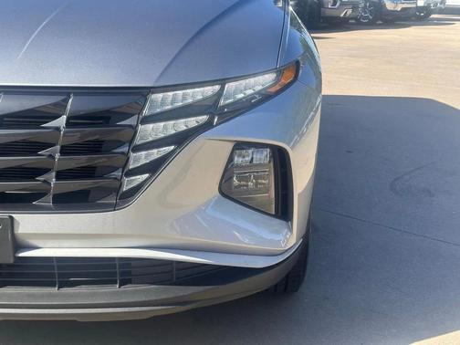 2022 Hyundai TUCSON SE