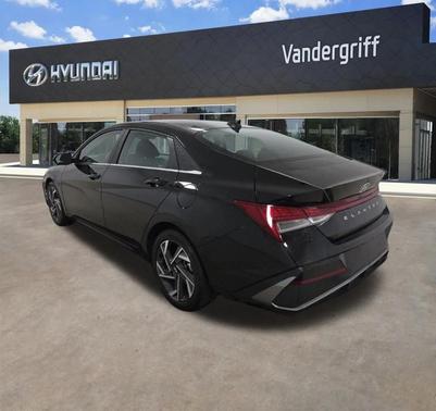 2025 Hyundai ELANTRA SEL