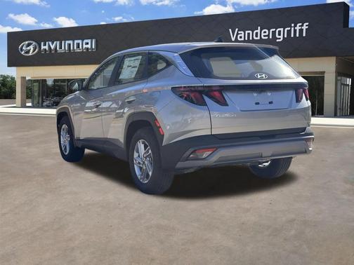 2026 Hyundai TUCSON SE