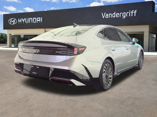 Aero Silver 2026 Hyundai SONATA Hybrid Limited