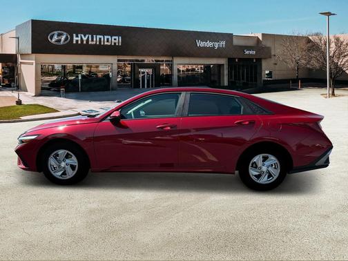 2025 Hyundai ELANTRA SE