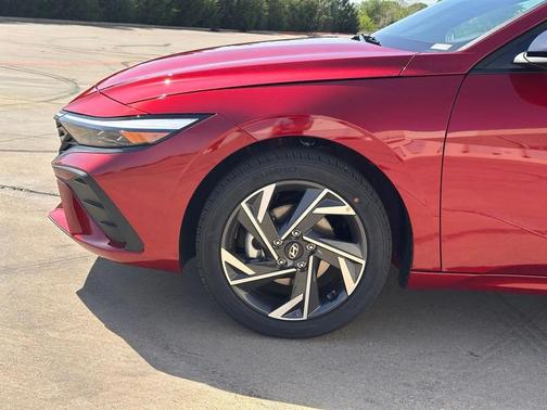 2025 Hyundai ELANTRA Sport