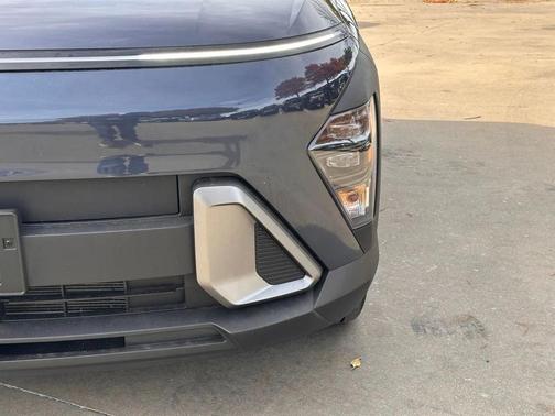2024 Hyundai KONA SE
