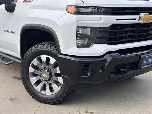 2024 Chevrolet Silverado 2500 Custom