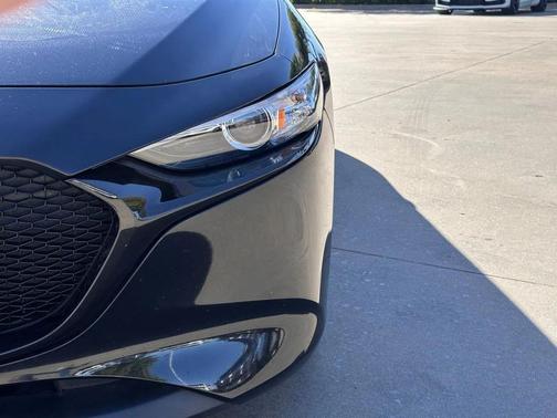 2022 Mazda Mazda3 FWD w/Preferred Package