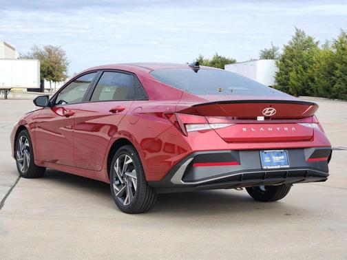 2025 Hyundai ELANTRA Sport