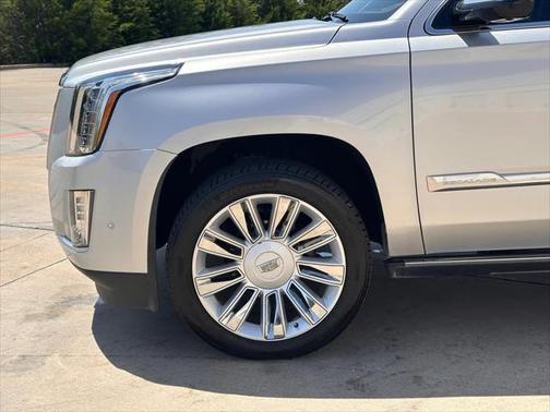 2017 Cadillac Escalade Platinum