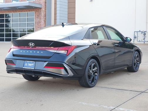 Abyss Black 2026 Hyundai ELANTRA Sport