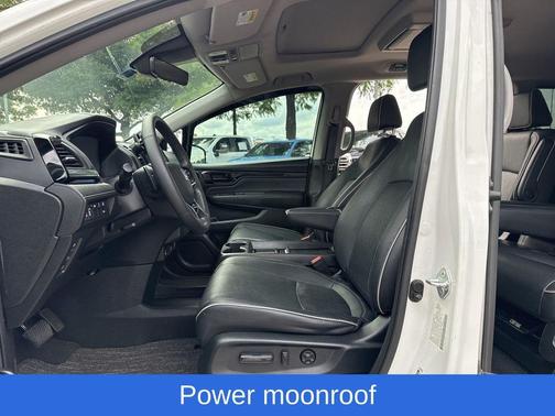 Platinum White Pearl 2022 Honda Odyssey Elite