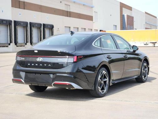 2026 Hyundai SONATA SEL