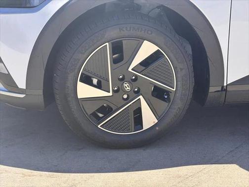 2025 Hyundai IONIQ 5 SE