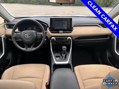 2020 Toyota RAV4 LE