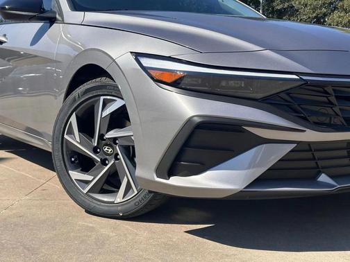 2025 Hyundai ELANTRA Sport