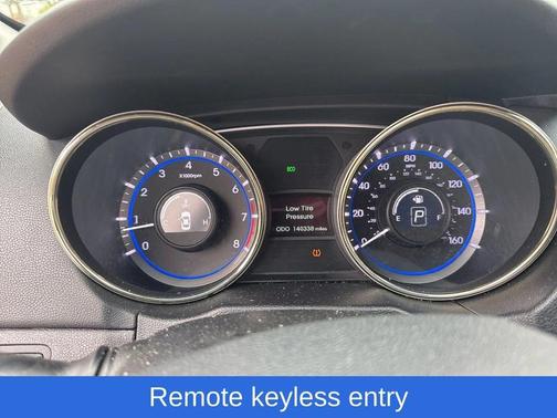 2013 Hyundai SONATA SE