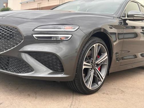 2024 Genesis G70 2.5T RWD