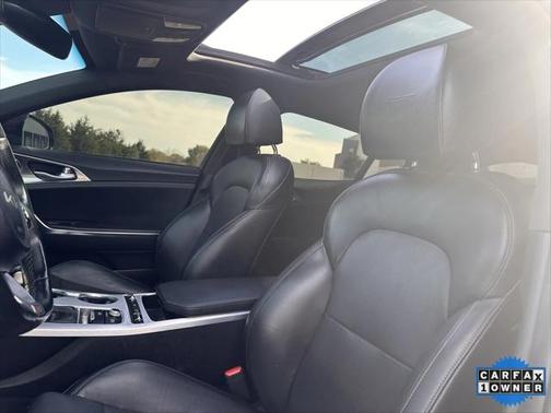 2022 Kia Stinger GT1