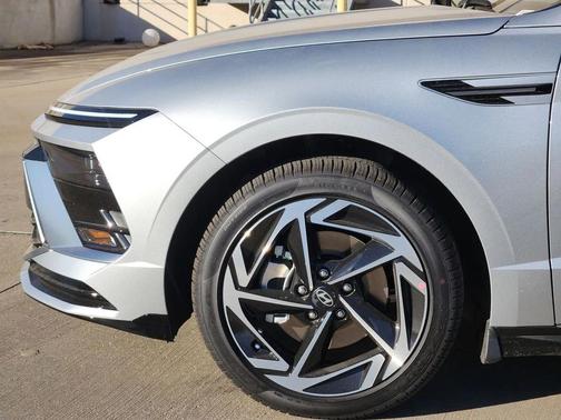 2026 Hyundai SONATA SEL