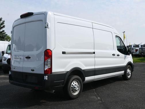 2022 Ford Transit-250 Base