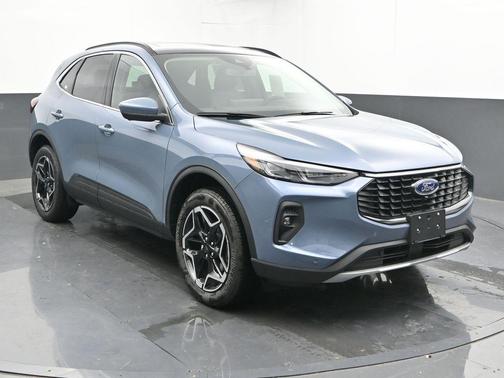 2026 Ford Escape Platinum