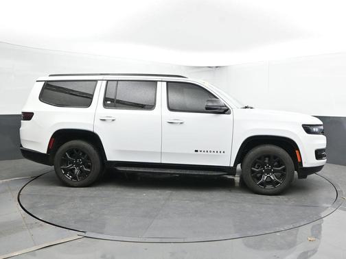 Bright White Clearcoat 2024 Jeep Wagoneer Series II