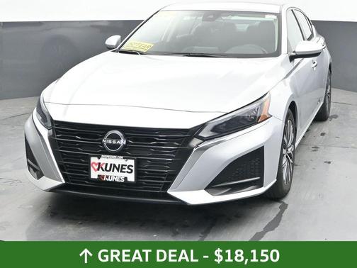 Brilliant Silver Metallic 2023 Nissan Altima 2.5 SV