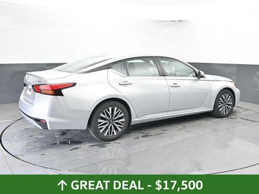 Brilliant Silver Metallic 2023 Nissan Altima 2.5 SV