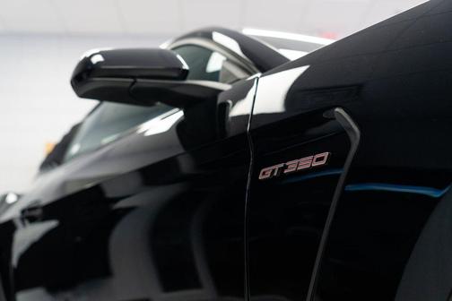 2017 Ford Shelby GT350 Base