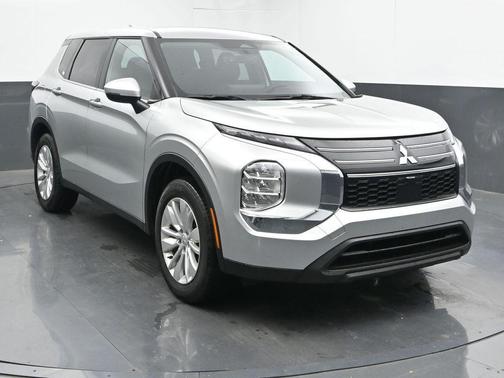 2025 Mitsubishi Outlander ES