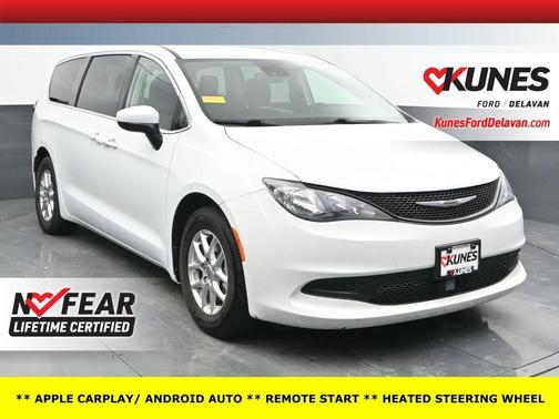 Bright White Clearcoat 2023 Chrysler Voyager LX