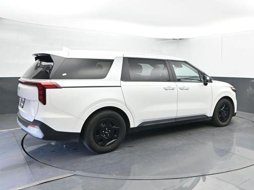 Snow White Pearl 2025 Kia Carnival LXS