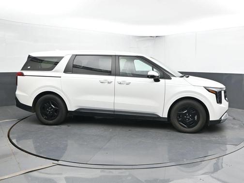 Snow White Pearl 2025 Kia Carnival LXS
