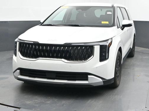 Snow White Pearl 2025 Kia Carnival LXS