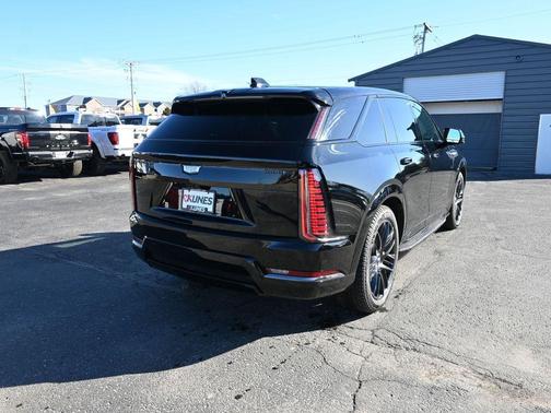 2025 Cadillac Escalade IQ Sport 2