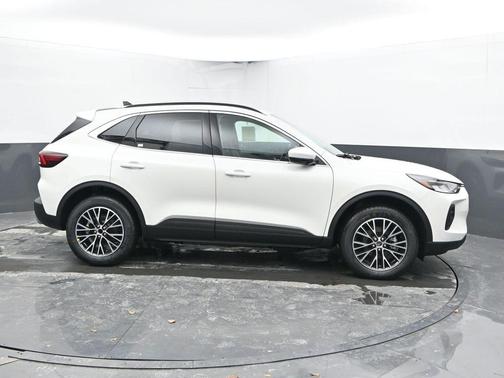 Star White 2026 Ford Escape PHEV