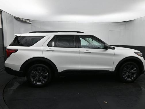 Star White 2026 Ford Explorer Active