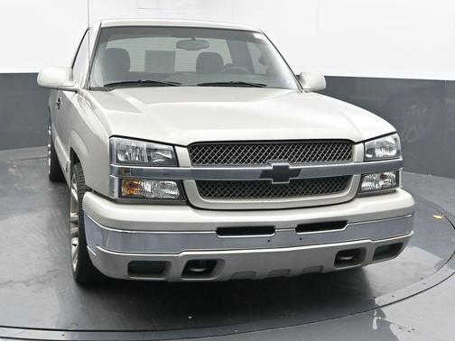 2004 Chevrolet Silverado 1500 LS