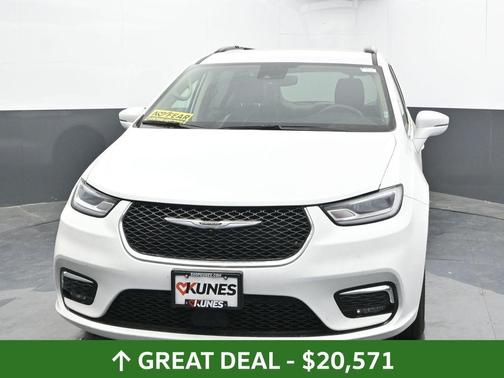 2022 Chrysler Pacifica Touring-L