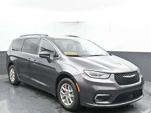 2022 Chrysler Pacifica Touring-L