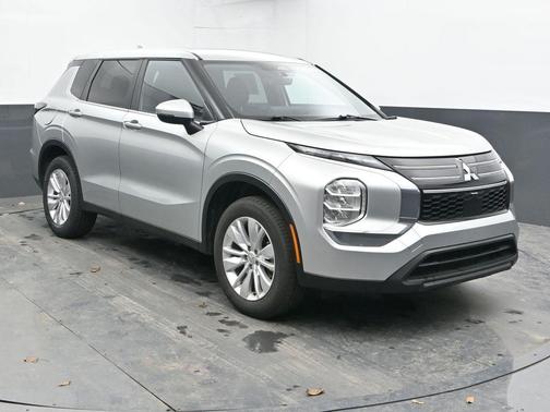 2025 Mitsubishi Outlander ES