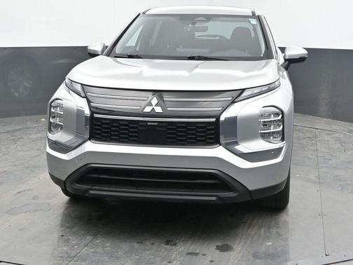 2025 Mitsubishi Outlander ES
