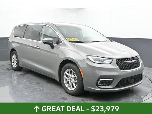 2023 Chrysler Pacifica Touring-L