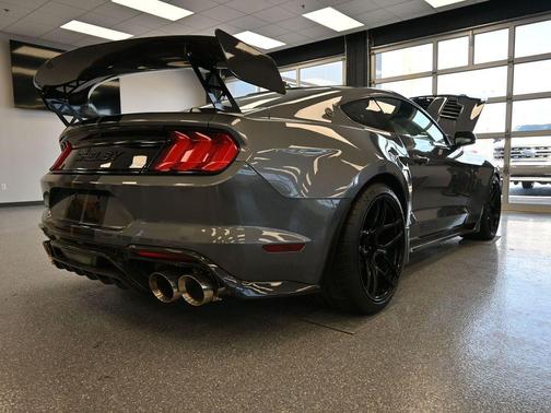 2022 Ford Shelby GT500 Base