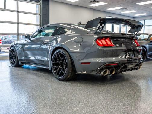 2022 Ford Shelby GT500 Base