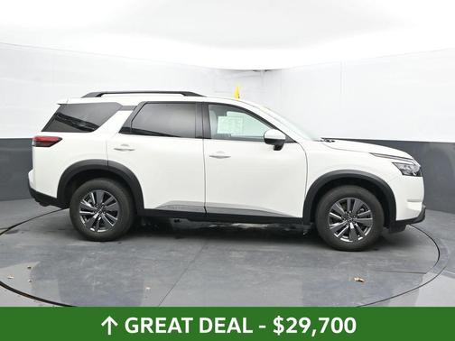 Glacier White 2025 Nissan Pathfinder SV
