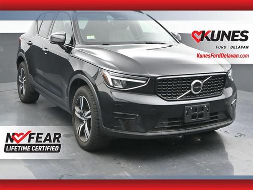2024 Volvo XC40 B5 Core