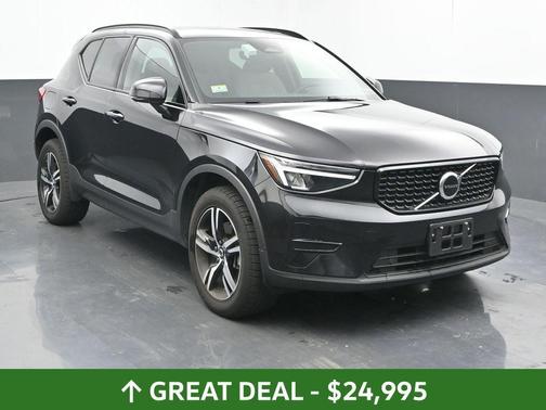 2024 Volvo XC40 B5 Core