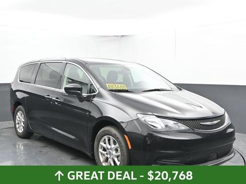 2022 Chrysler Voyager LX