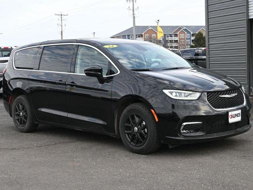 2024 Chrysler Pacifica Touring-L